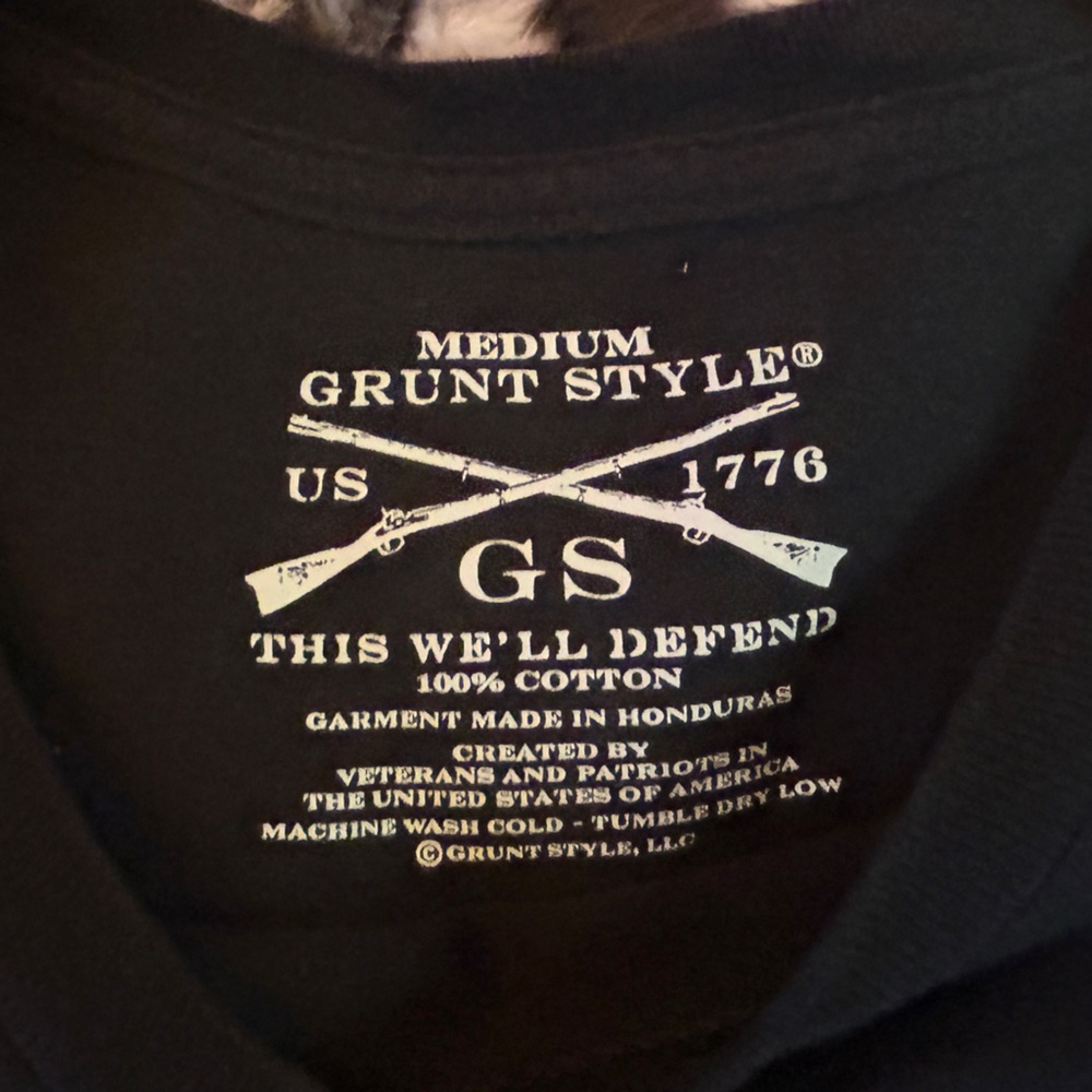 GRUNT STYLE medium T-shirt with bullet flag design - Picture 9 of 14